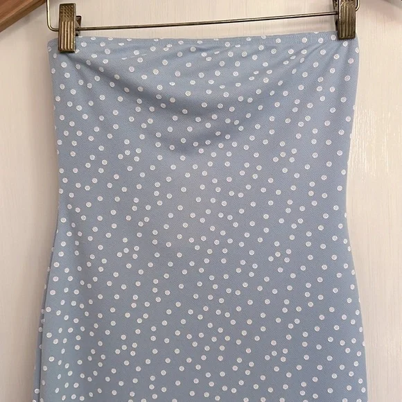 MISSGUIDED Asymmetrical Baby Blue/White Polka Dot Ruffle Hem Bandeau Mini Dress - Picture 3 of 10